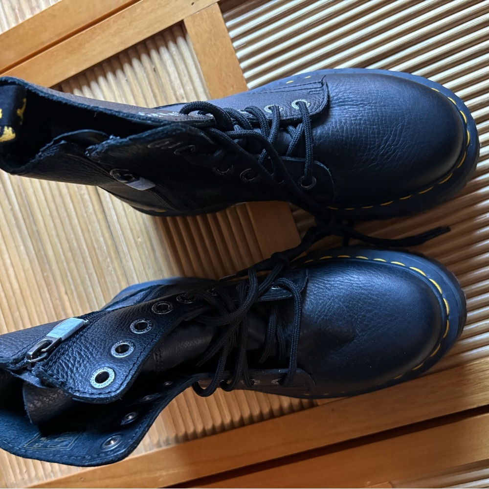 Womens Black Leather Doc Martens
